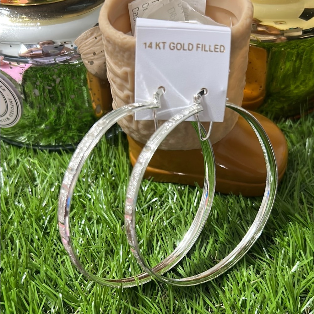 Timeless Gold Hoop Earrings Sleek Polished